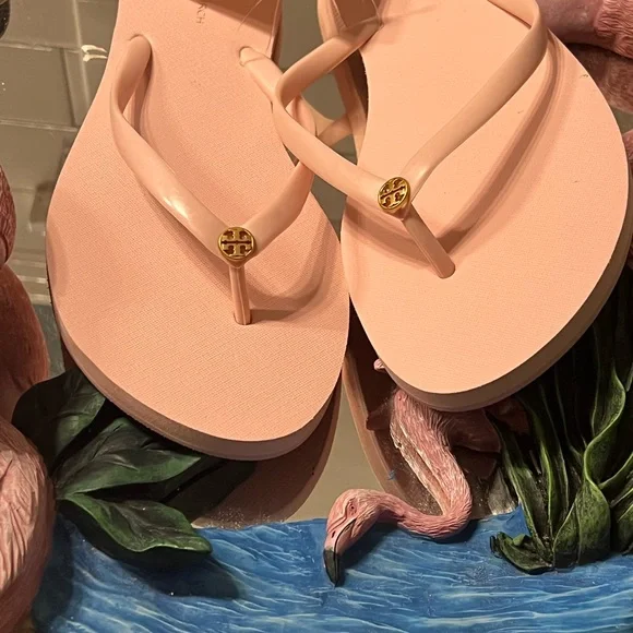 NWT Tory Burch pink flip flops with gold logos size 11 - Picture 6 of 7